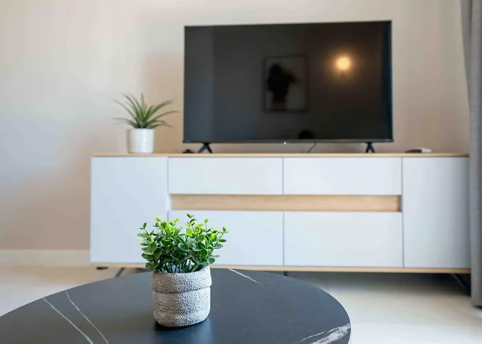 Apartment 10