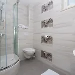 Apartman 10 *