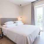 Apartman 10 *