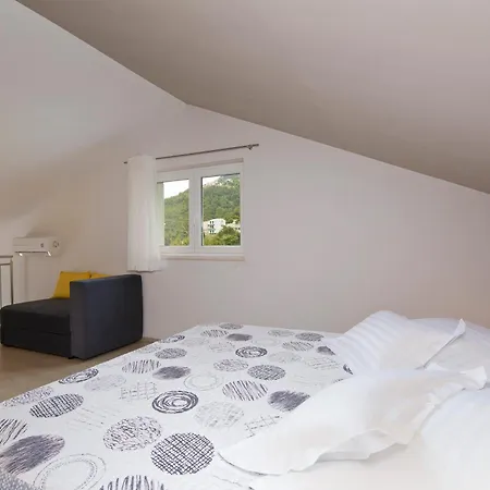 Apartamento 10 *