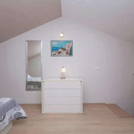 10 Apartment Brela