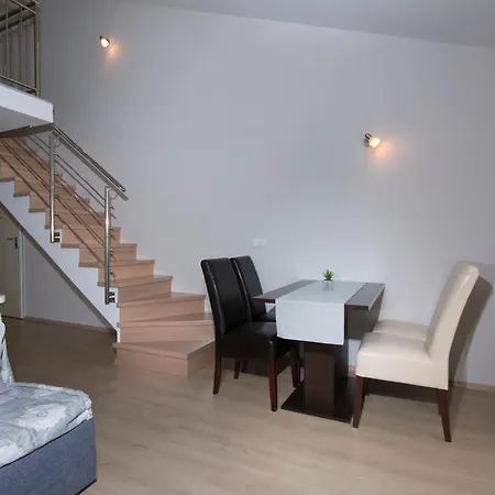 10 Apartment