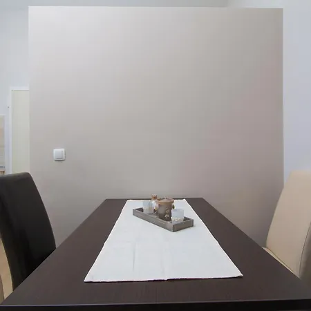 Apartment 10