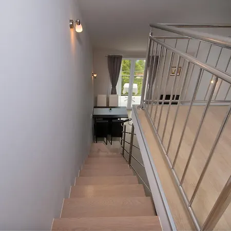 10 Apartment