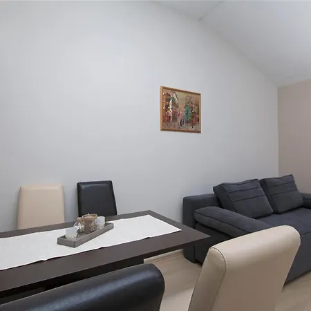 Apartment 10 *
