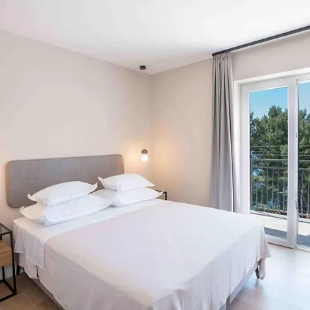 10 Apartment