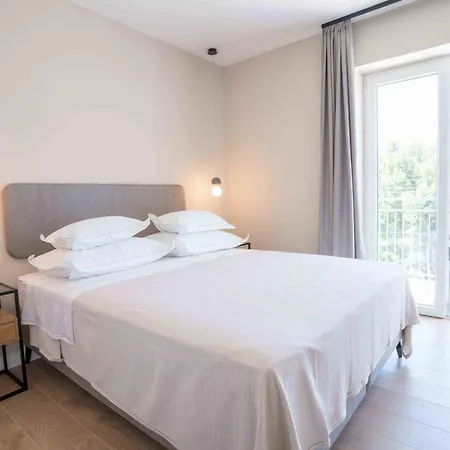 Apartment 10 *
