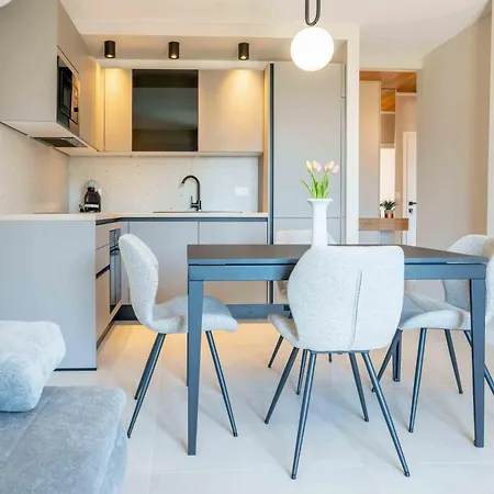 Apartment 10 *